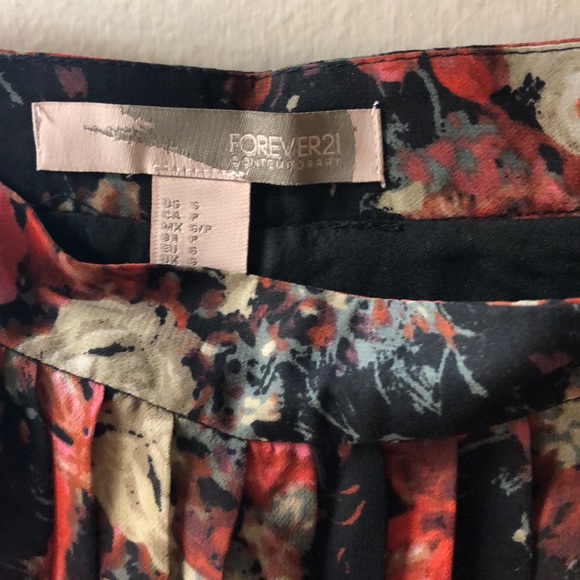 Floral Midi Pleated Skirt - Picture 3 of 3